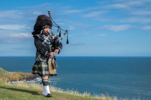 Andrzejki w Szkocji obchodzi się zakładając tradycyjne stroje